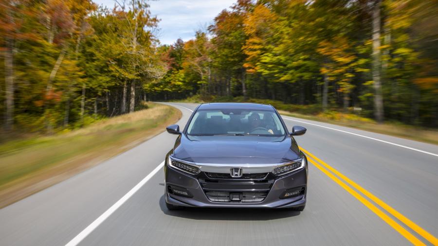  Honda Accord Touring Hybrid 2017 года  (NA) (фото 104 из 170)